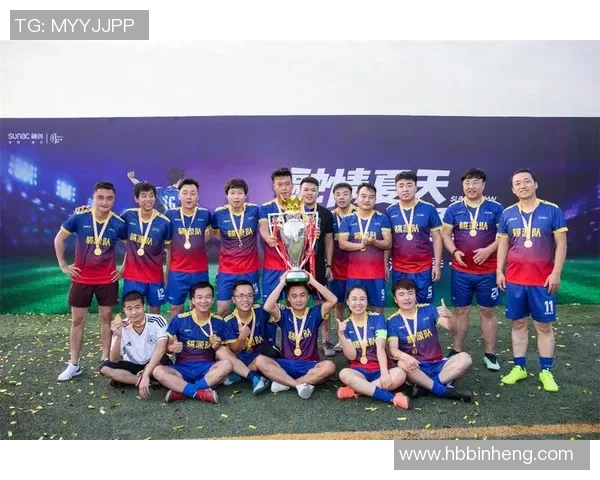 走进绿茵传奇足球球星街坊感受热血与荣耀交织的人生故事 走进绿茵传奇足球球星街坊感受热血与荣耀交织的人生故事