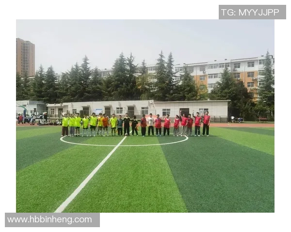 奔跑在绿茵场上的王者之姿 足球场上那些令人赞叹的球星瞬间